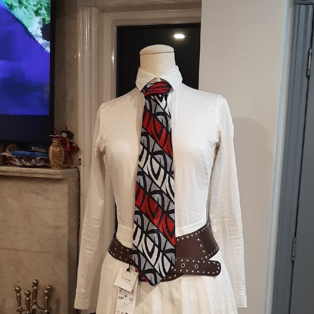 Red and Black Patterned Tie Condition 7 Out Of 10